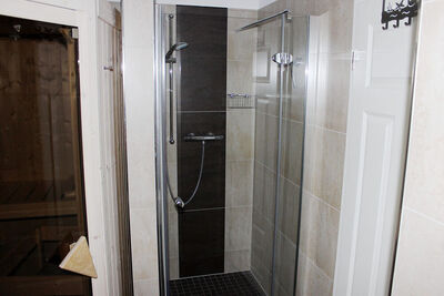 Erdgeschoss - Dusche